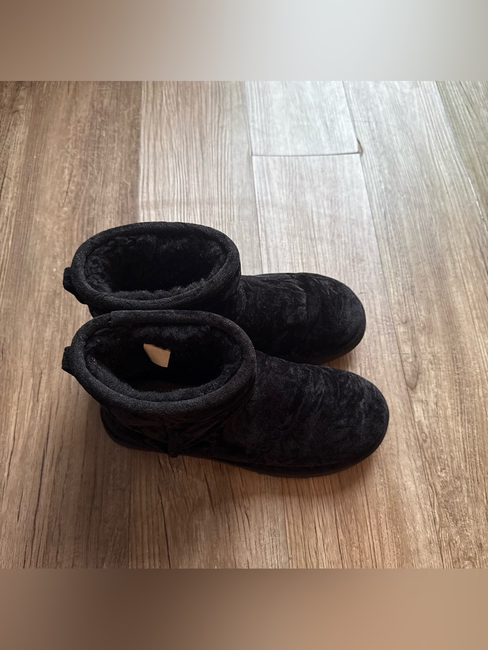 UGG Women’s Black crush velvet Winter Boots size 9